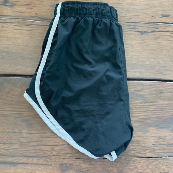 Nike Dri-Fit Shorts - Picture 3 of 4